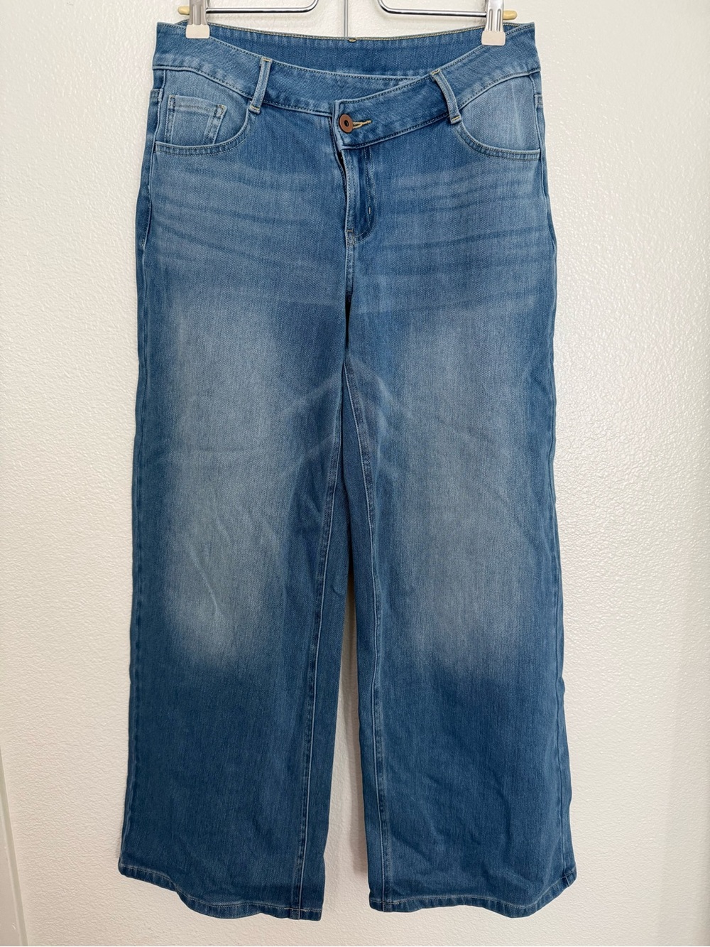 NWOT Halara Flex Asymmetric Low Rise Baggy Wide Leg Jeans - Picture 3 of 5